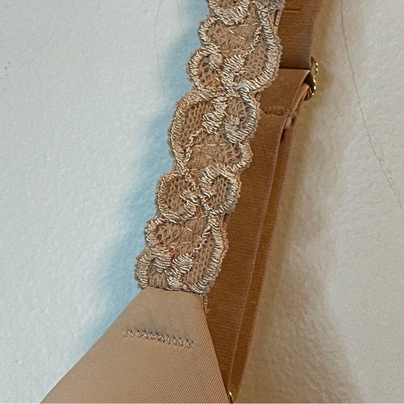 Natori Cream Lace Strap Bra - Picture 2 of 4